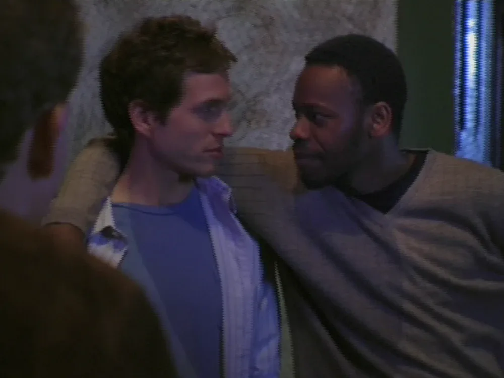 Still from It's Always Sunny S01E01: Terrell works Dennis