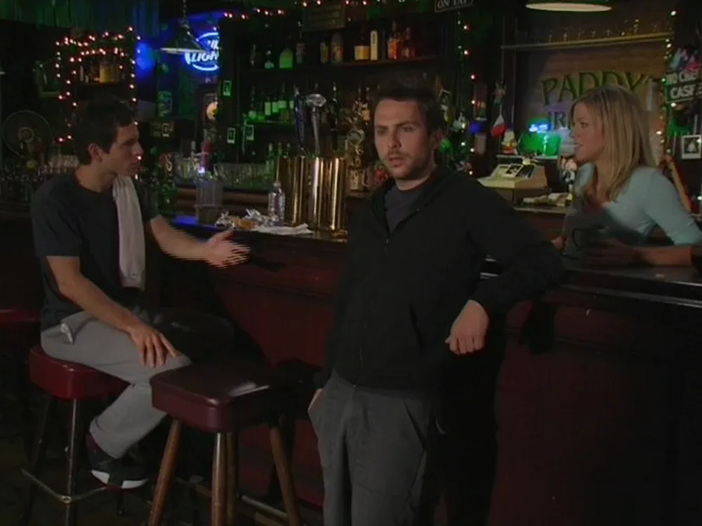 Still from It's Always Sunny S01E02: The Gang at the bar