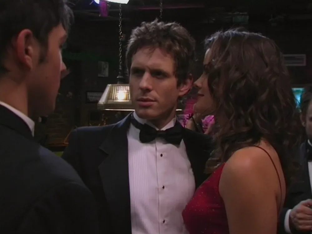 Still from It's Always Sunny S01E03: Dennis and Tammy