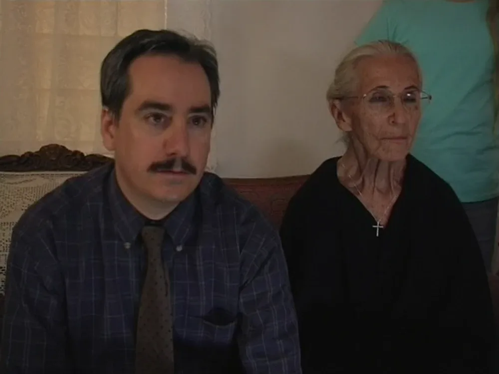 Still from It's Always Sunny S01E07: Uncle Jack and grandma